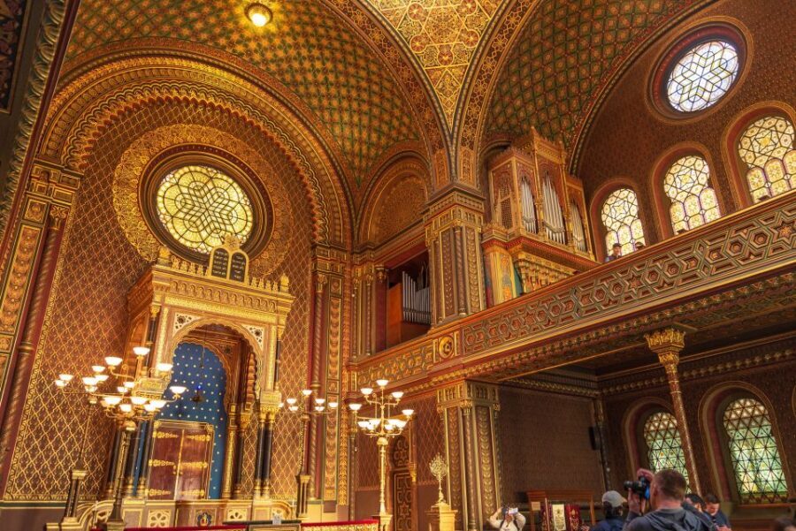 Prague: Classical Concert in the Spanish Synagogue - Practical logistics: timing, seating vibes, and what arrival feels like