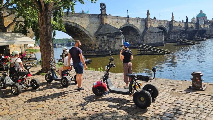 Prague: Electric Trike Viewpoints Tour - Rudolfinum, Old Town Square, and Josefov’s Old-New Sinagogue stops
