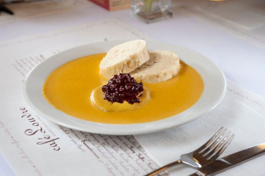 Prague: Food and Beer Guided Walking Tour with Tastings - It’s 4 hours, rain or shine: pacing that suits a first afternoon