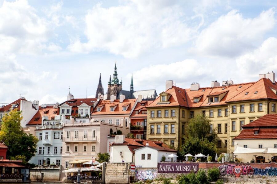 Prague: Full-Day Sightseeing Tour with Cruise and Lunch - Why This 7-Hour Prague Combo Works (and Who It Suits)