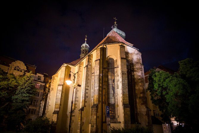 Prague Ghost and Legend of Old Town Walking Tour - Walking Pace and Night Comfort: What to Plan For