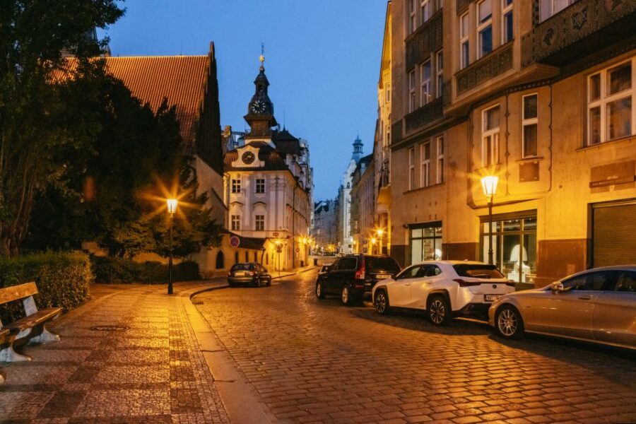 Prague: Ghosts and Legends Nighttime Guided Walking Tour - Key things to know before you go