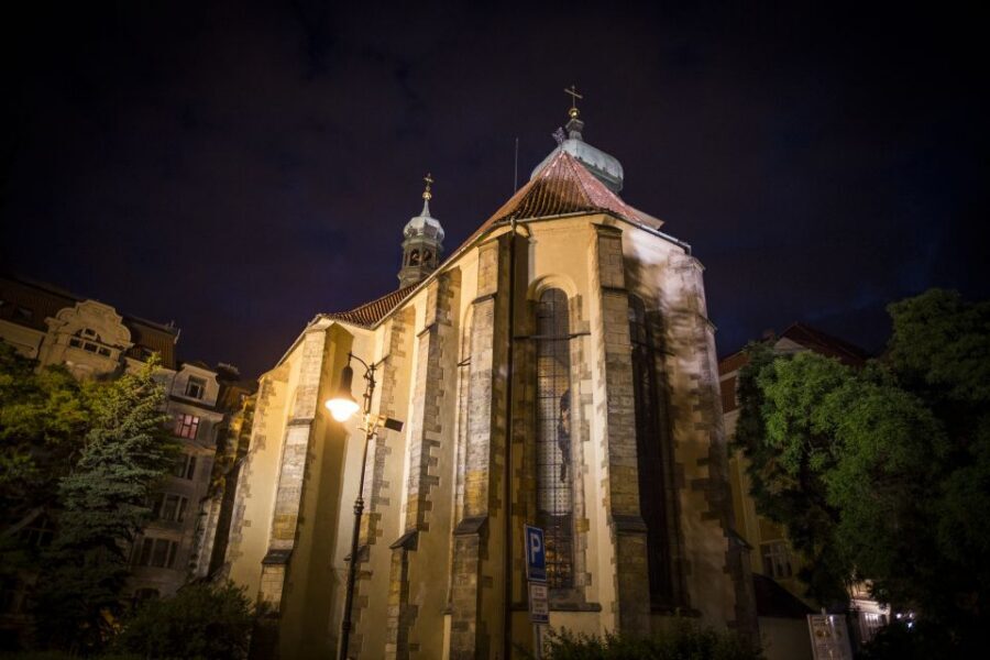 Prague: Ghosts and Legends of the Old Town Evening Tour - Why Prague’s Old Town works better at night
