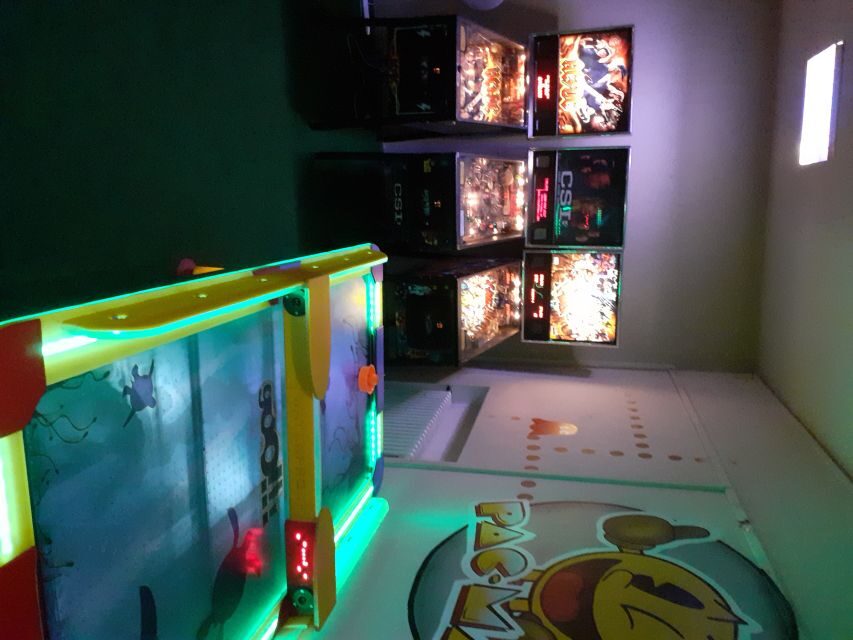 Prague: Glow Golf Mini Golf Game by UV Light - Entering Glow Golf: What This Place Feels Like