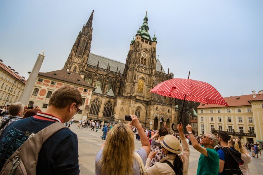 Prague: Guided Bus & Walking Tour with River Cruise & Lunch - Charles Bridge corridor and Rudolfinum: the in-between moments