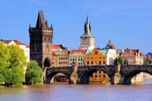 Prague Guided Walking Tour and Cruise with Authentic Czech Lunch - Charles Bridge Stroll: Views You Can’t Replicate on a Quick Walk