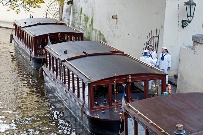 Prague Guided Walking Tour and Cruise with Authentic Czech Lunch - Vltava River Cruise: A Different Angle, Not Just a Waiting Room