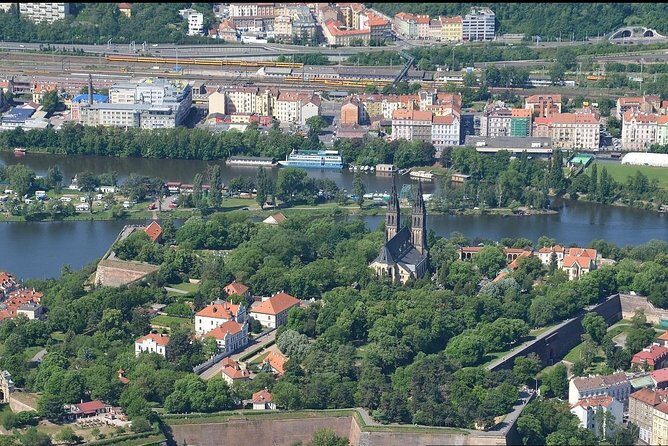 Prague Half Day Private Guided Tour by Car or Foot with Transfers - The Frank Gehry modern architecture stop: a smart contrast