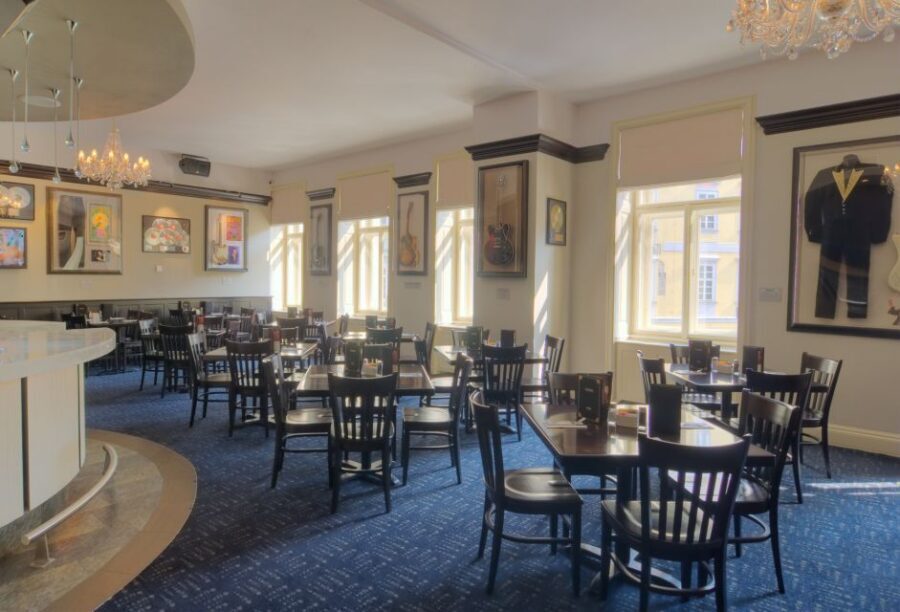 Prague: Hard Rock Cafe with Set Menu for Lunch or Dinner - FAQ