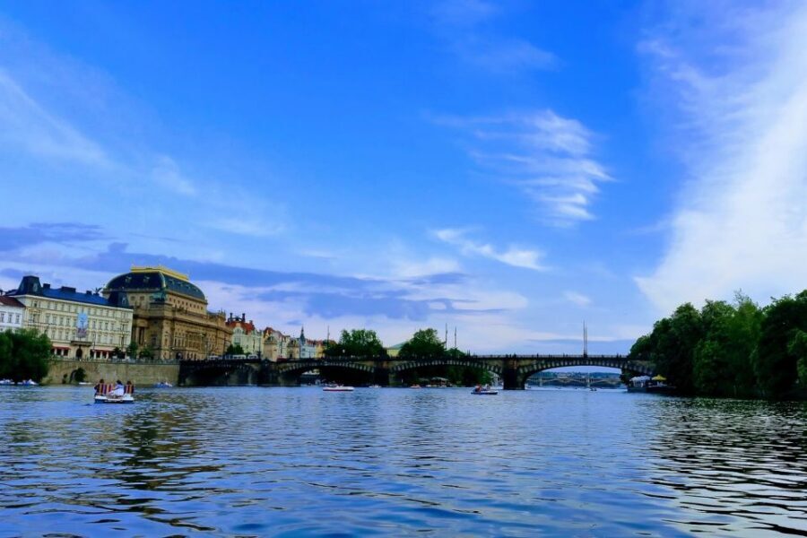 Prague: Historic City Center Bus Tour with Top Sights - Audio Commentary in 26 Languages: Learn While You Look