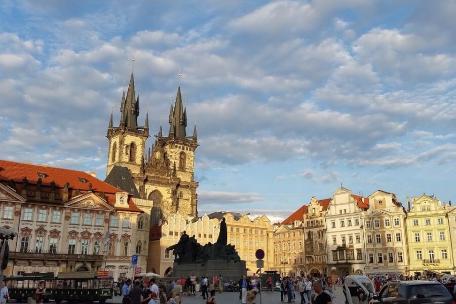 Prague: Historic City Center Bus Tour with Top Sights - Finding the Bus at Pařížská 1 Without Stress