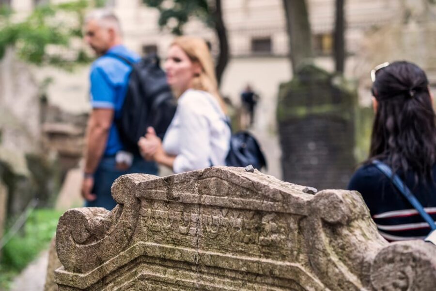 Prague: Jewish Quarter Walking Tour with Admission Tickets - Dress code and site rules: plan clothing before you’re in line