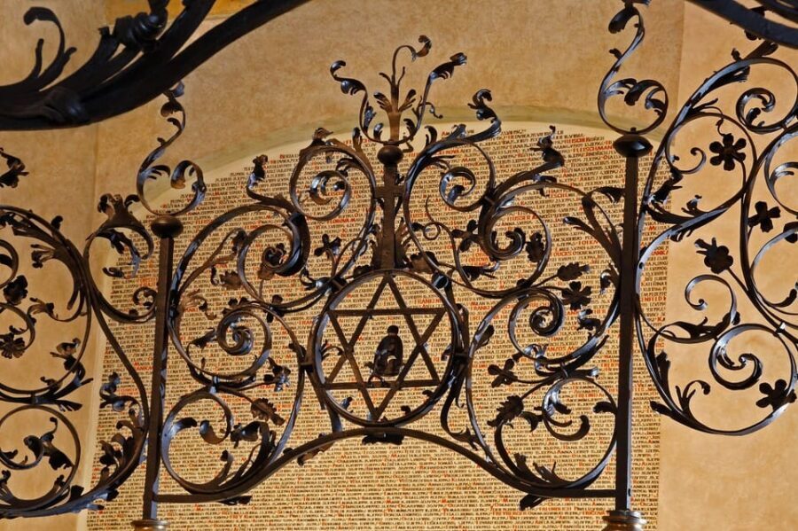 Prague Jewish Town/Skip-the-Line Official Entry Ticket - Old-New Synagogue (Altneushul): Europe’s oldest active synagogue
