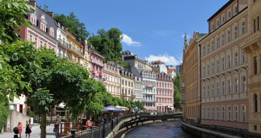 Prague: Karlovy Vary Day Trip with Watchtower and Funicular - Optional smartphone audio guide: helpful, but only if you’ll use it