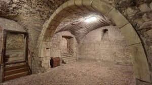 Prague: Medieval Underground Guided Tour - What you’ll actually see: Romanesque and Gothic layers plus an original street