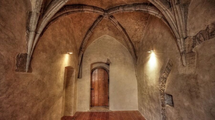 Prague: Medieval Underground Guided Tour - Medieval life at ground level: what people dealt with in the 12th century