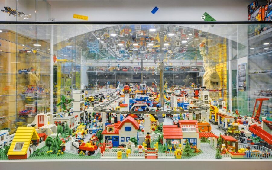 Prague: Museum of Bricks Entry Ticket - The Layout Reality Check: Crowds and Narrow Corridors