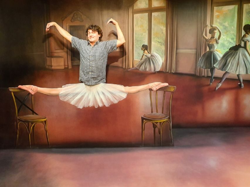 Prague: Museum of Fantastic Illusions Entry Ticket - The famous-figure illusions you’ll spot along the way