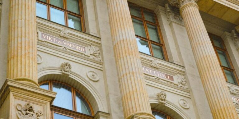 Prague: National Museum Ticket & Online Audioguide City Tour - Old Town Square and the Astronomical Clock, explained while you look
