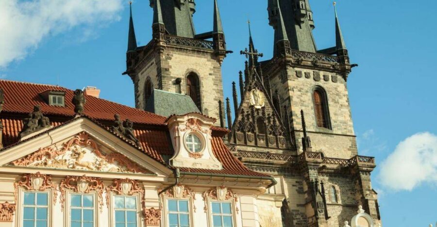 Prague: Old Town and Jewish Quarter Guided Tour in German - Charles Bridge finish: plan one last stop after the tour
