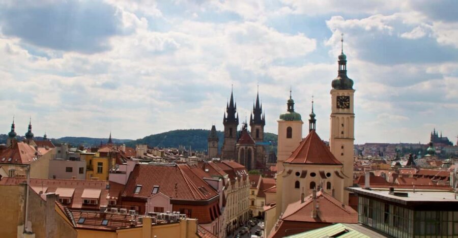Prague: Old Town and Jewish Quarter Guided Walking Tour - Walking logistics you should plan around