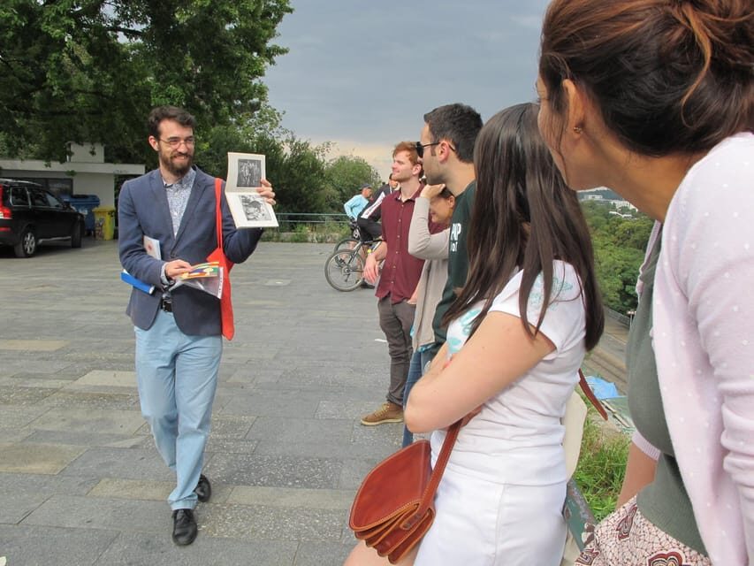 Prague: Old Town and Jewish Quarter Guided Walking Tour - Meeting at Get Prague Guide (Maiselova 5) and what to do before you start