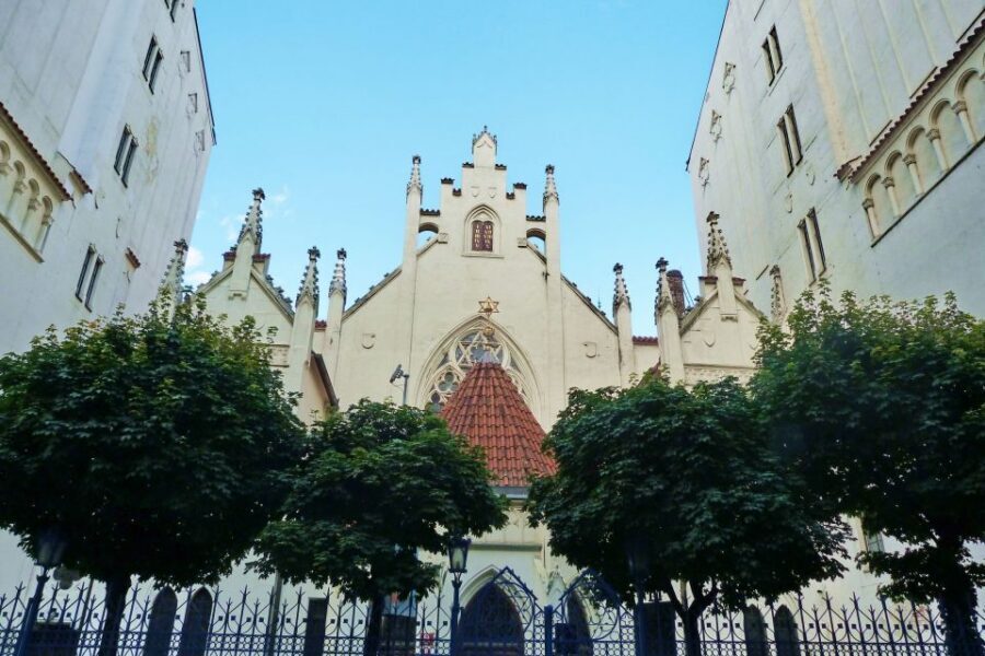 Prague: Old Town and Jewish Quarter Tour - Powder Tower, house signs, and Municipal House storytelling