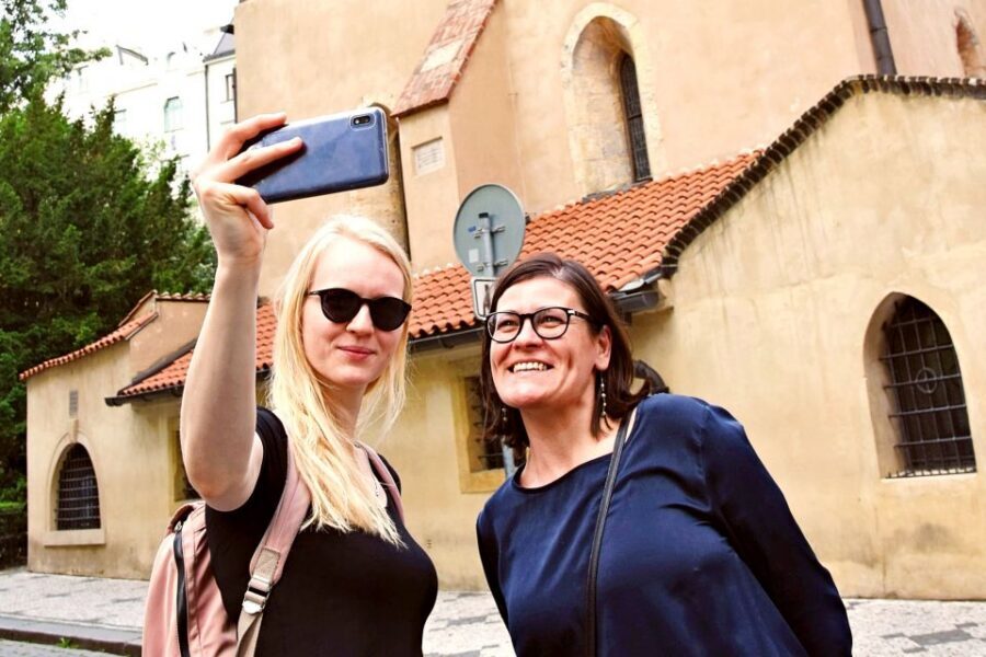 Prague: Old Town and Jewish Quarter Tour - Old Jewish Cemetery and the largest synagogue in Europe