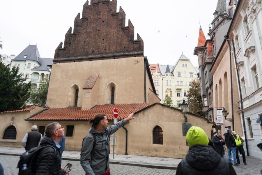 Prague: Old Town, Jewish Quarter & Astro Clock Walking Tour - Josefov on Foot: Streets of the Former Jewish Ghetto