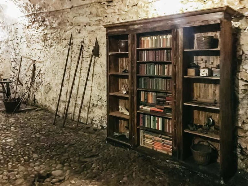 Prague: Oldtown, Medieval Underground & Dungeon History Tour - Practical Tips That Make the Tour Smoother