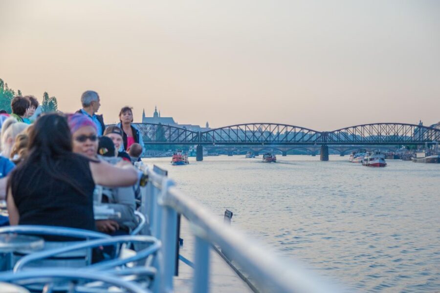 Prague: Panoramic Vltava River Cruise - Service and comfort: why staff pace matters on a short cruise