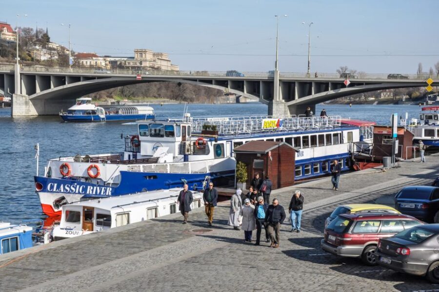 Prague: Panoramic Vltava River Cruise - Who this cruise suits best (and what to consider if you want more)