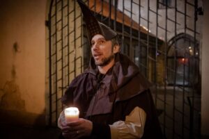 Prague: Plague Doctor Old Town History Walking Tour - Getting started at Seminářská: you’ll spot your guide fast