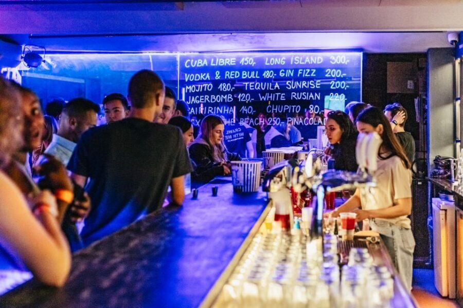 Prague: Pub Crawl with Unlimited Drinks & 5-floor Club Entry - Drinks, Shots, and Real-Life Pacing (So You Don’t Crash Mid-Night)