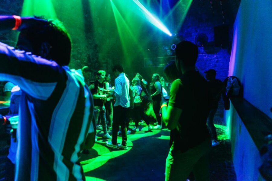 Prague: Pub Crawl with Unlimited Drinks & 5-floor Club Entry - Who Should Book This Prague Pub Crawl