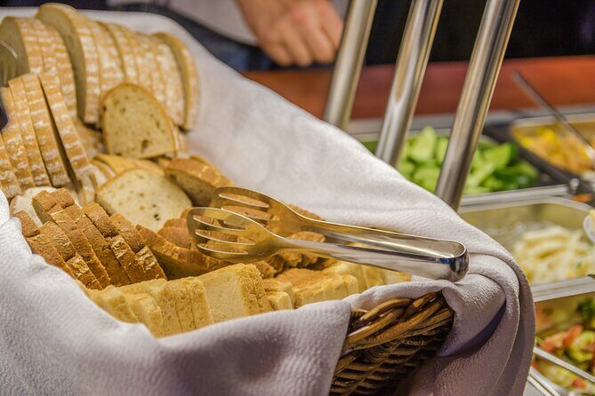 Prague: Sightseeing Boat Cruise with Buffet Dinner - Inside upper vs. inside lower decks: how to choose without stressing