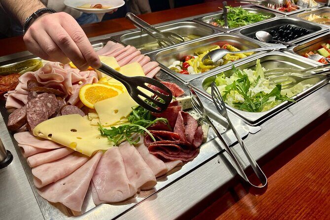 Prague: Sightseeing Boat Cruise with Buffet Dinner - The audio guide and Wi‑Fi setup: don’t wait until you feel lost