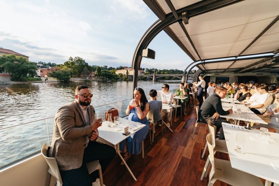 Prague: Sightseeing Dinner Cruise on Open-Top Glass Boat - How the 3 hours usually unfolds on the Vltava