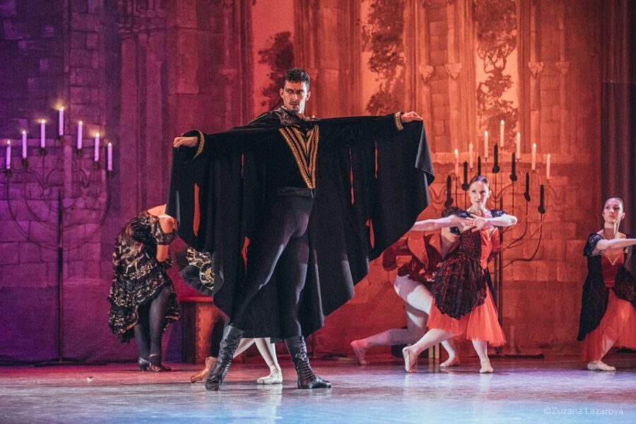 Prague: The Best of Swan Lake Ballet Tickets - Timing and pacing: how the 15-minute intermission changes the rhythm