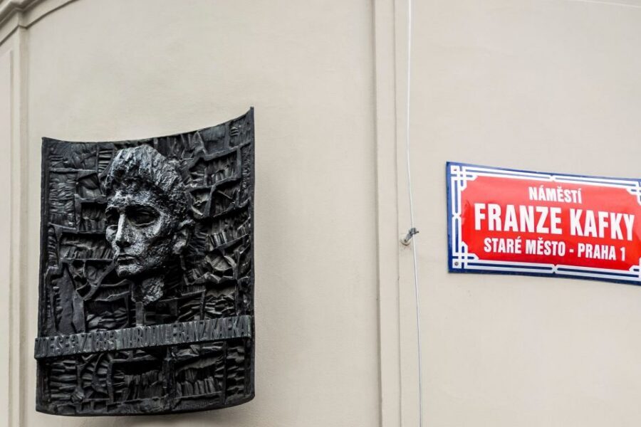 Prague Through the Eyes of Franz Kafka 2.5-Hour Tour - Quick Highlights: Kafka Sites and Prague Atmosphere in 150 Minutes