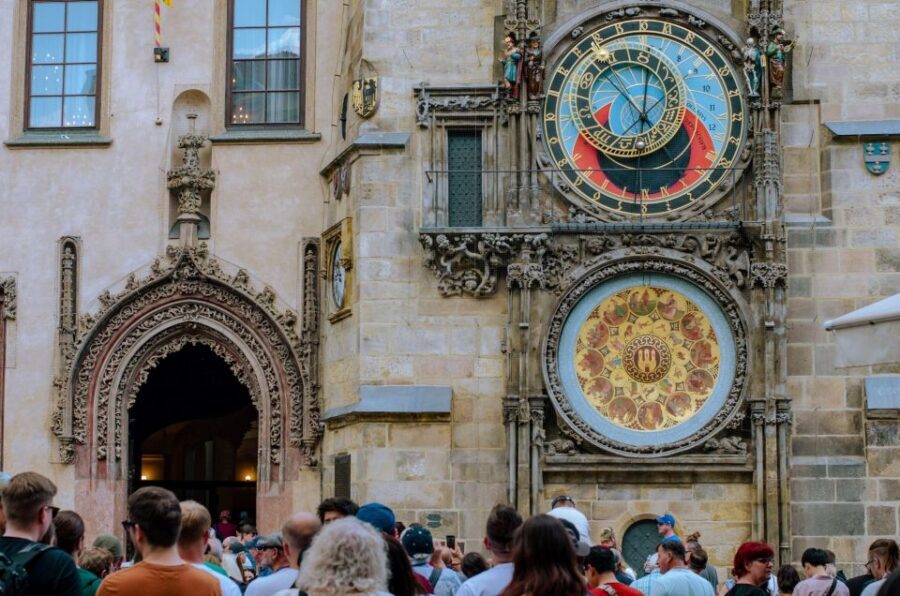 Prague: Top Sights and Historic Center Introduction Tour - Key highlights in plain terms