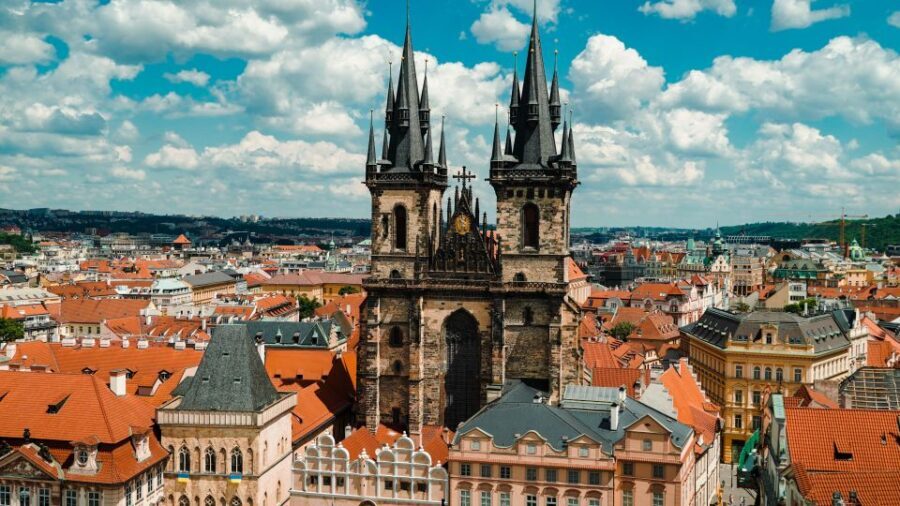 Prague: Top Sights and Historic Center Introduction Tour - Meeting at Prašná Brána: how you start seeing the city