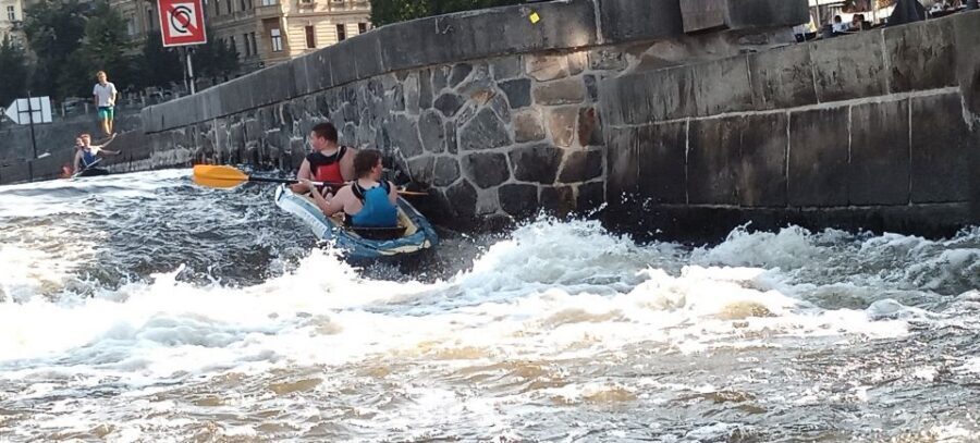 Prague: Vltava River Guided Canoeing Tour - The landmark moments: Dancing House, Vyšehrad, and National Theatre