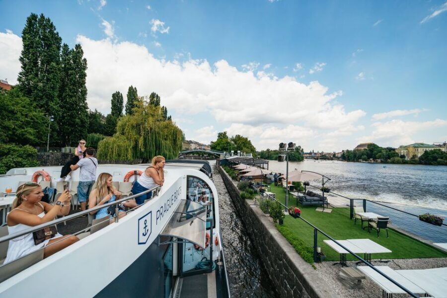 Prague: Vltava River Lunch Cruise in an Open-Top Glass Boat - Charles Bridge to Prague Castle: what you actually see along the river