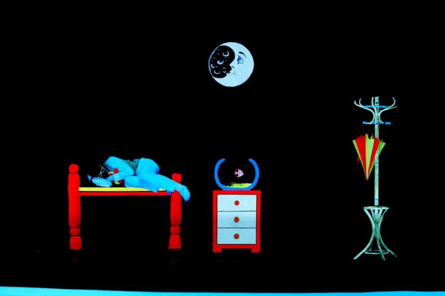 Prague: WOW Show Black Light Theater - Why This Show Works Without Language: 4D Theatre for Everyone