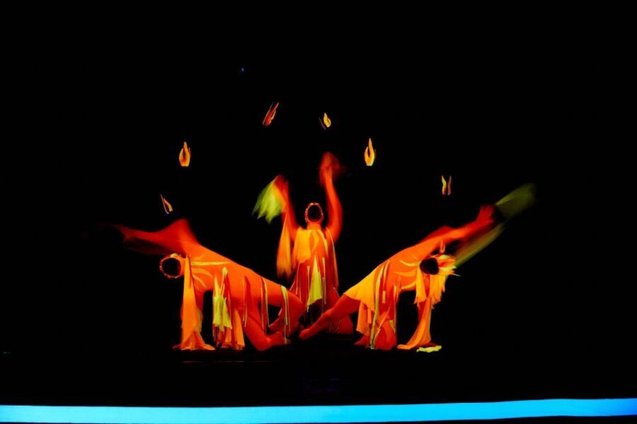 Prague: WOW Show Black Light Theater - Timing Your Night: Make It a Before-or-After Dinner Plan