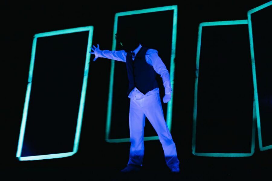 Prague: WOW Show Black Light Theater - Who Should Book WOW Show (and Who Should Skip It)