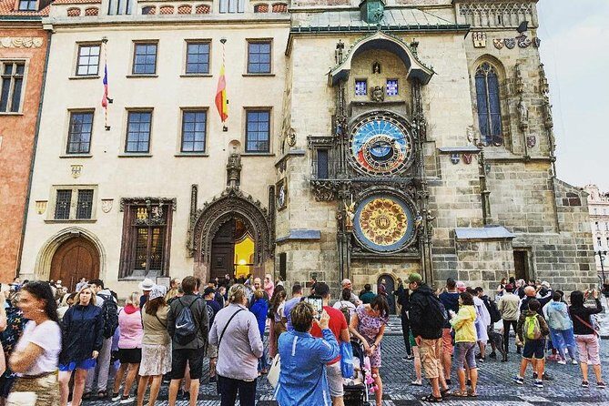 Prague’s TOP Sights - Old Town, Jewish Quarter, Charles Bridge (Tip-based tour) - Powder Gate and Obecni Dum: Art Nouveau you’ll want to look at twice