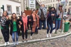 Private city discovery tour - A Historical Treasure Hunt - How the Smartphone Treasure Hunt Works on the Ground