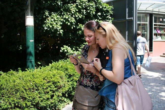 Private city discovery tour - A Historical Treasure Hunt - Private by Design: Family Fun, Couple Time, and Team Building